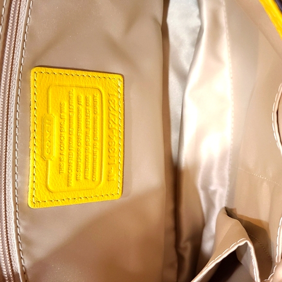 Coach Shoulder Bag - Picture 4 of 9